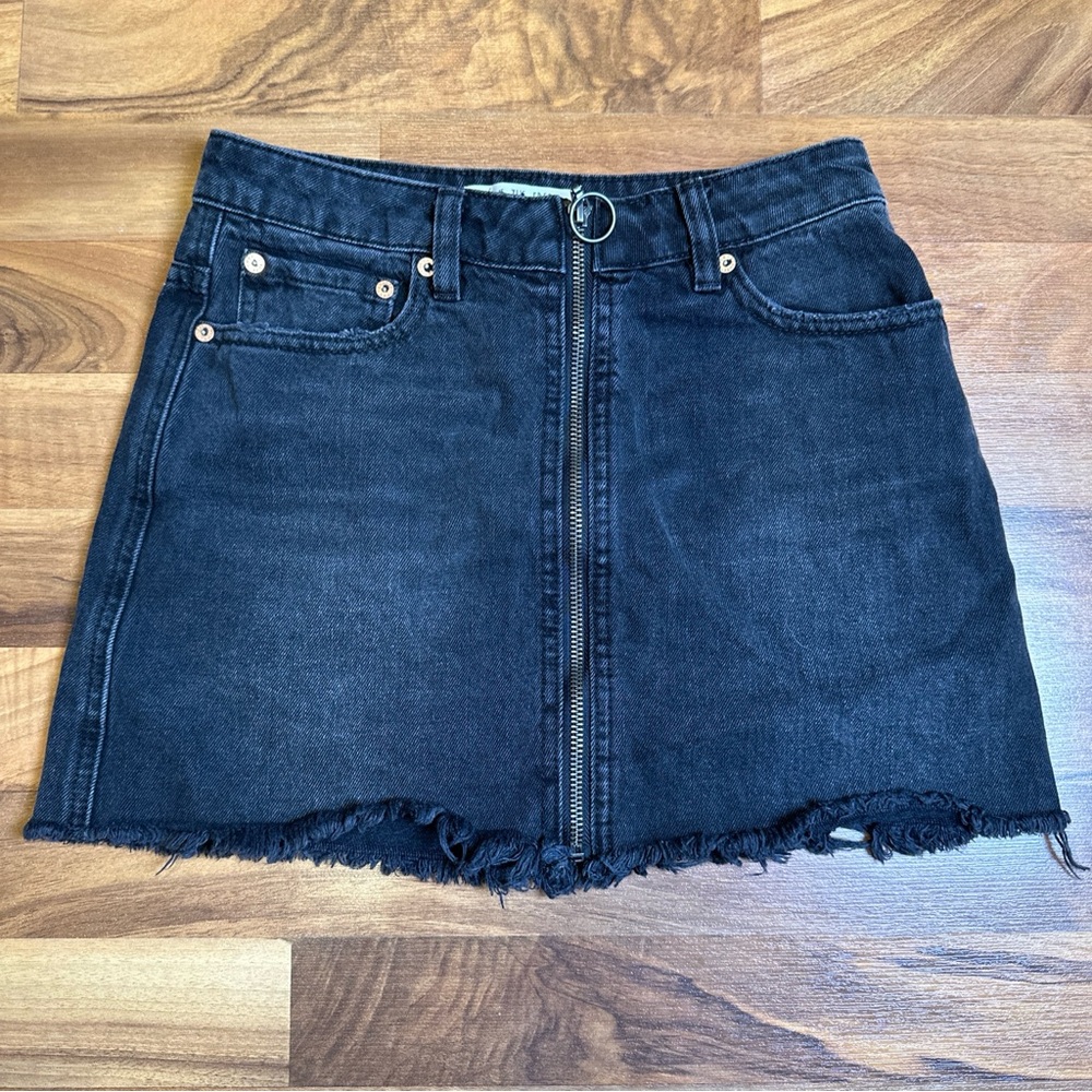 We The Free Black Denim Mini Jean Skirt W/ Raw Hem, Size 24 XS (US) Zipper Front